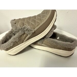 Baretraps Gemma Women's Clog Slipper Flats & Oxfords Taupe Size 7 M EUC